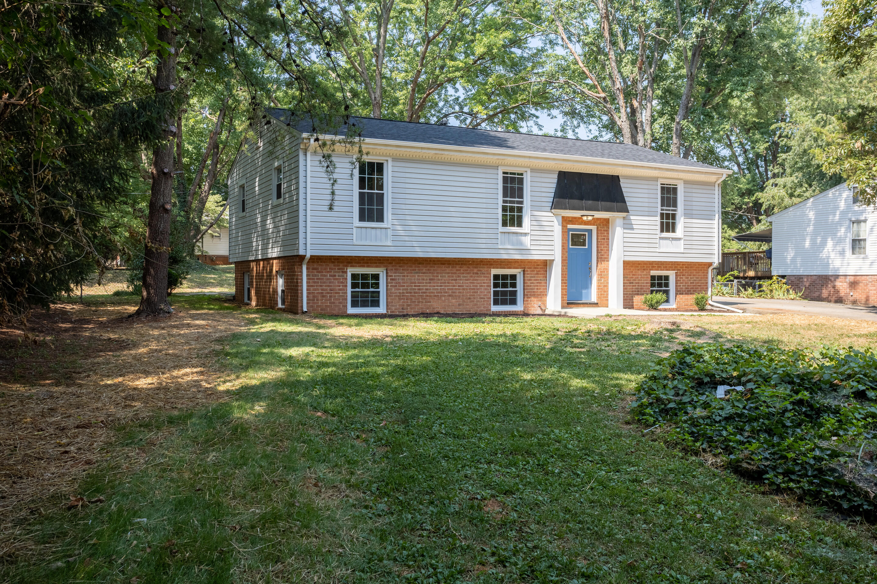 259 Texas Hollow Road Salem, VA 24153 - Photo 3 of 46 03_259_Texas_Hollow_Rd_03_mls