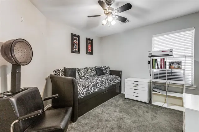 $275,000 | 218 Streamside Drive, DeSoto, TX 75115