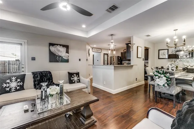 $275,000 | 218 Streamside Drive, DeSoto, TX 75115