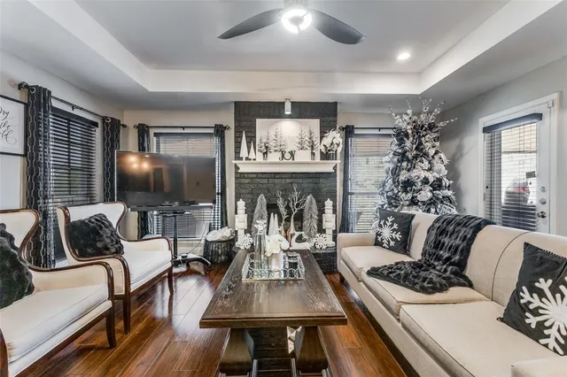 $275,000 | 218 Streamside Drive, DeSoto, TX 75115