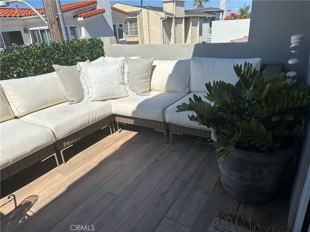 433 Marine Place, Unit B Manhattan Beach, CA 90266 - Photo 13 of 44