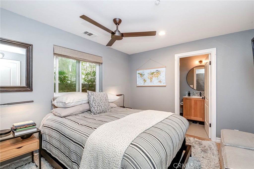 433 Marine Place, Unit B Manhattan Beach, CA 90266 - Photo 31 of 44