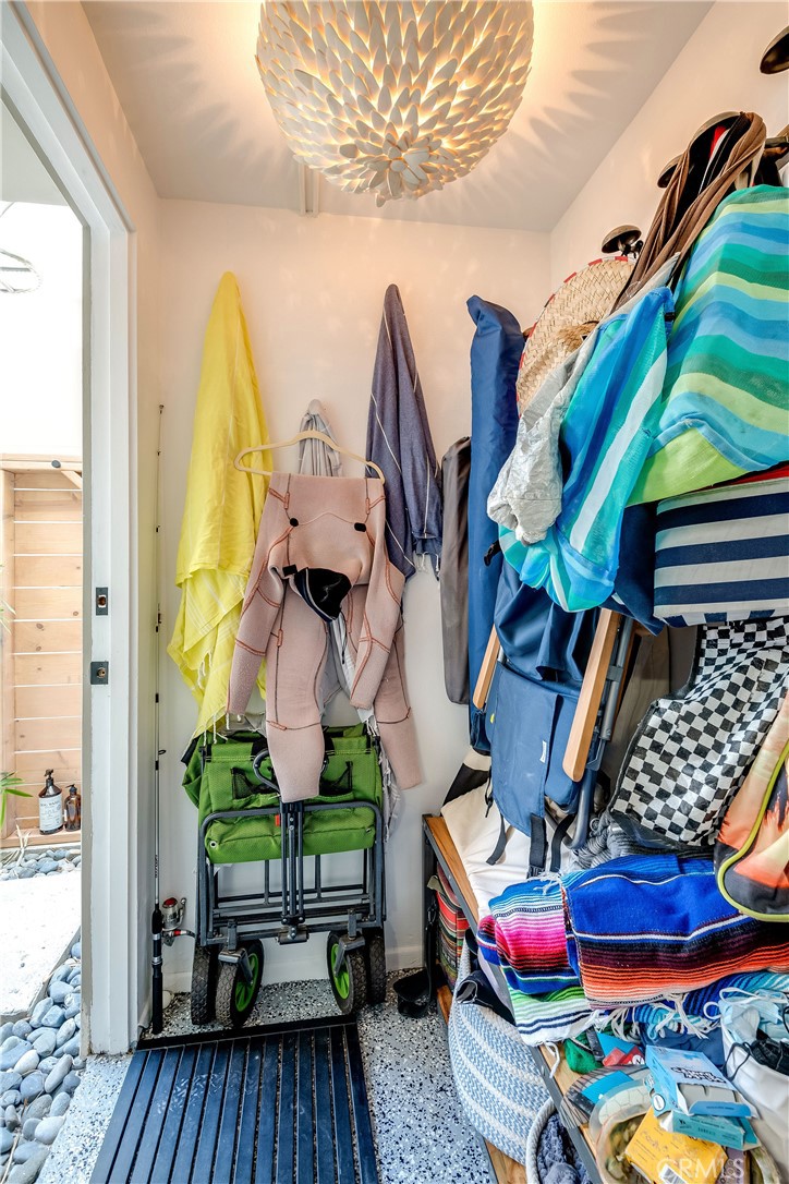 433 Marine Place, Unit B Manhattan Beach, CA 90266 - Photo 40 of 44