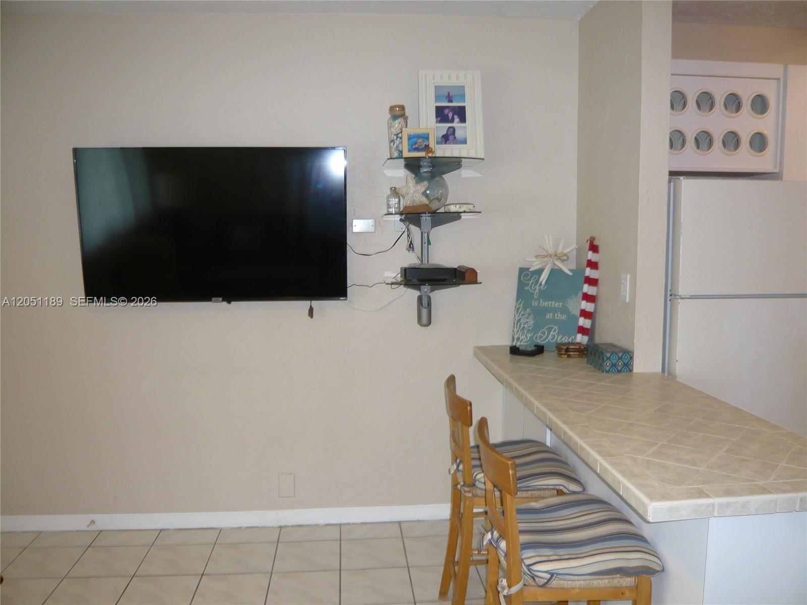 3300 North Surf Road, Unit 9A Hollywood, FL 33019 - Photo 7 of 16 TV