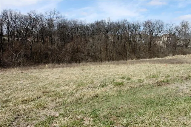 $180,000 | 10008 North Cypress Avenue, Kansas City, MO 64156