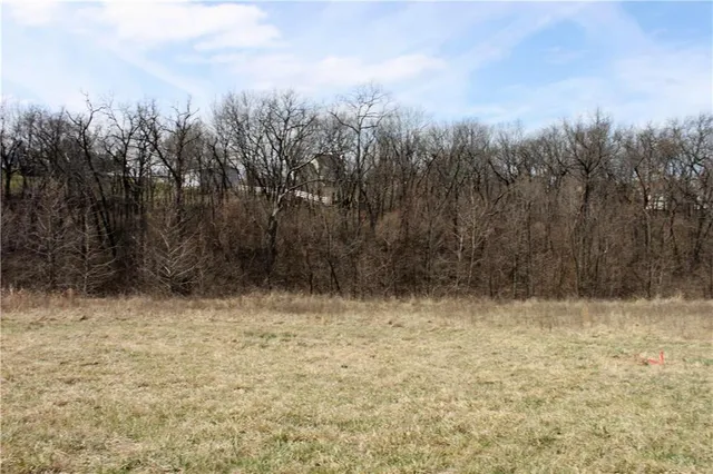 $180,000 | 10008 North Cypress Avenue, Kansas City, MO 64156