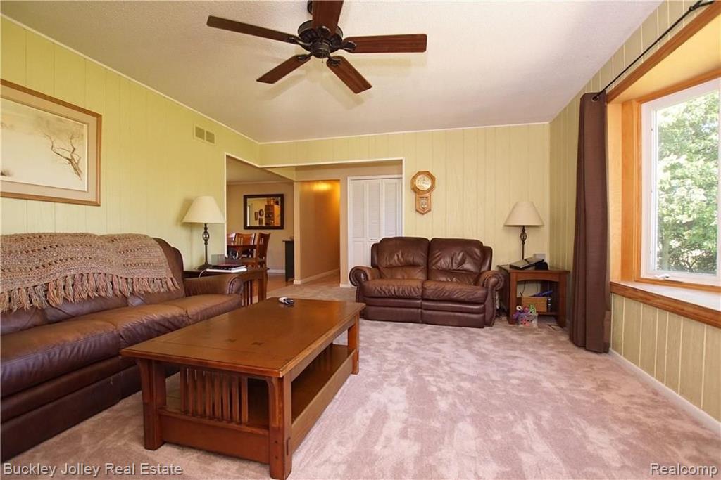 2685 Patterson Lake Road Pinckney, MI 48169 - Photo 11 of 22