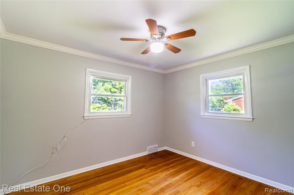 27875 Peppermill Road Farmington, MI 48331 - Photo 9 of 29