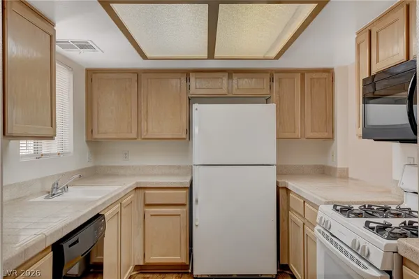 $1,250 | 7100 West Pirates Cove Road, Unit 1003, Las Vegas, NV 89145