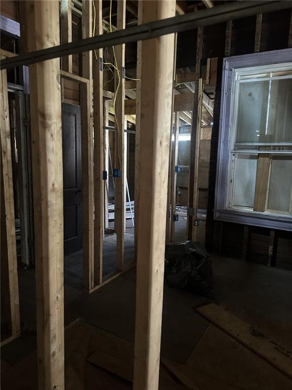 303 Grady Avenue Northeast Rome, GA 30161 - Photo 6 of 17 a view of walk in closet