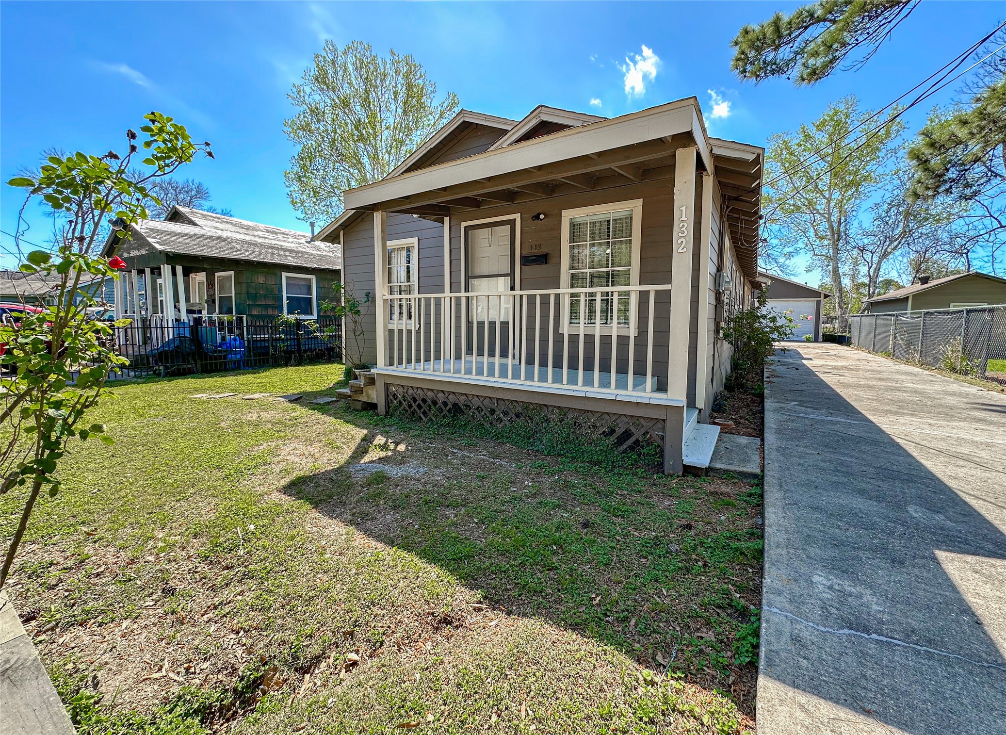 132 Grothe Lane Houston, TX 77022 - Photo 3 of 36 a view of a house with a yard and deck