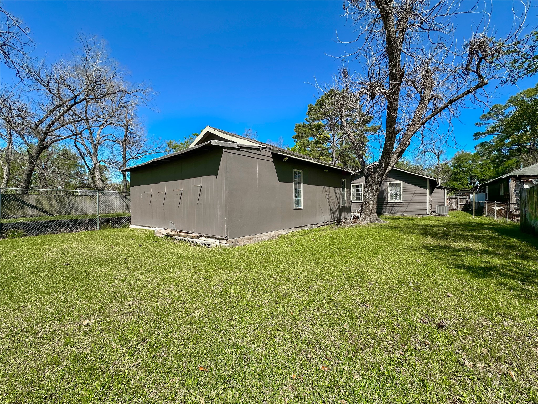 132 Grothe Lane Houston, TX 77022 - Photo 35 of 36 a house view with a garden space
