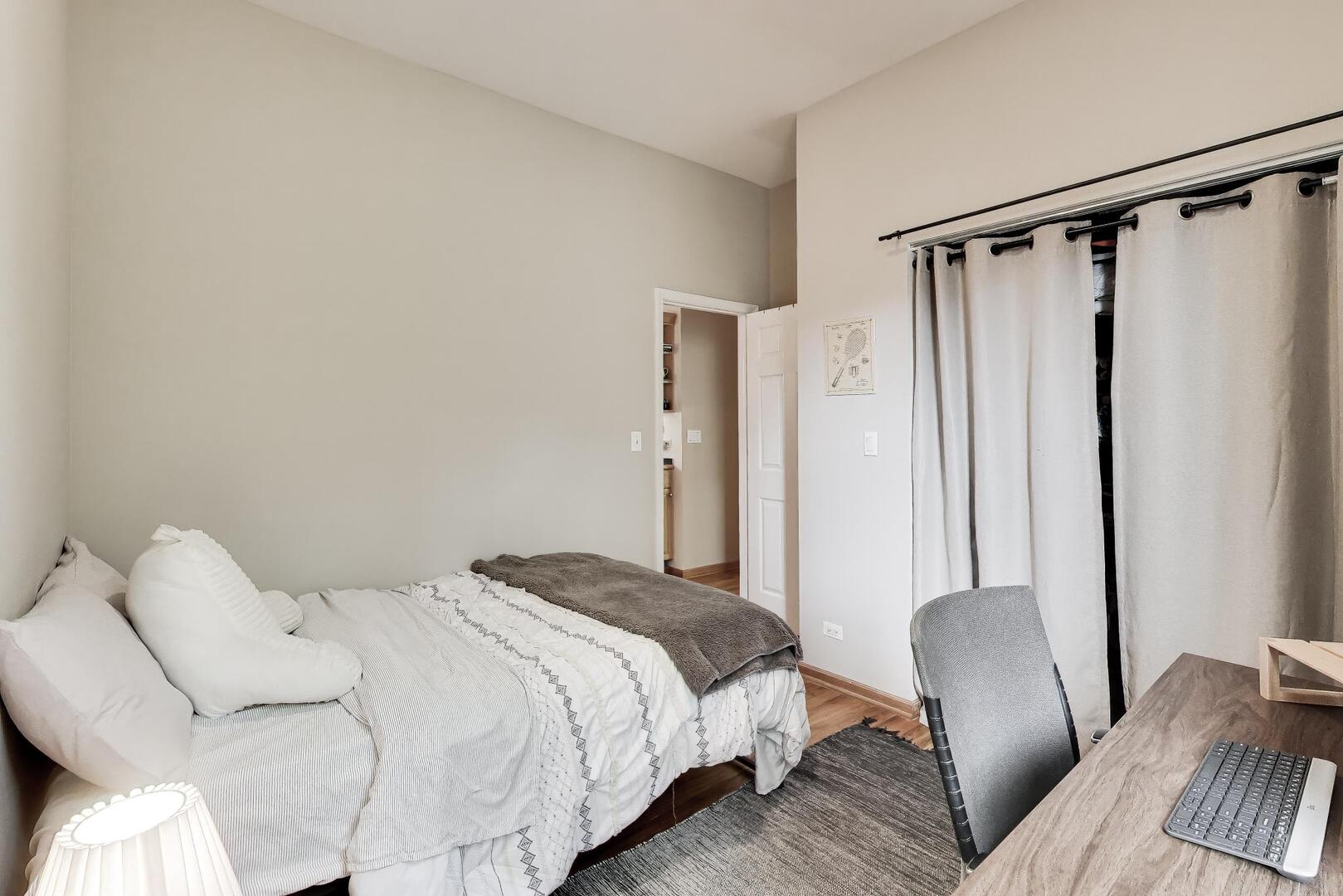 2141 North Point Street, Unit 1F Chicago, IL 60647 - Photo 14 of 30