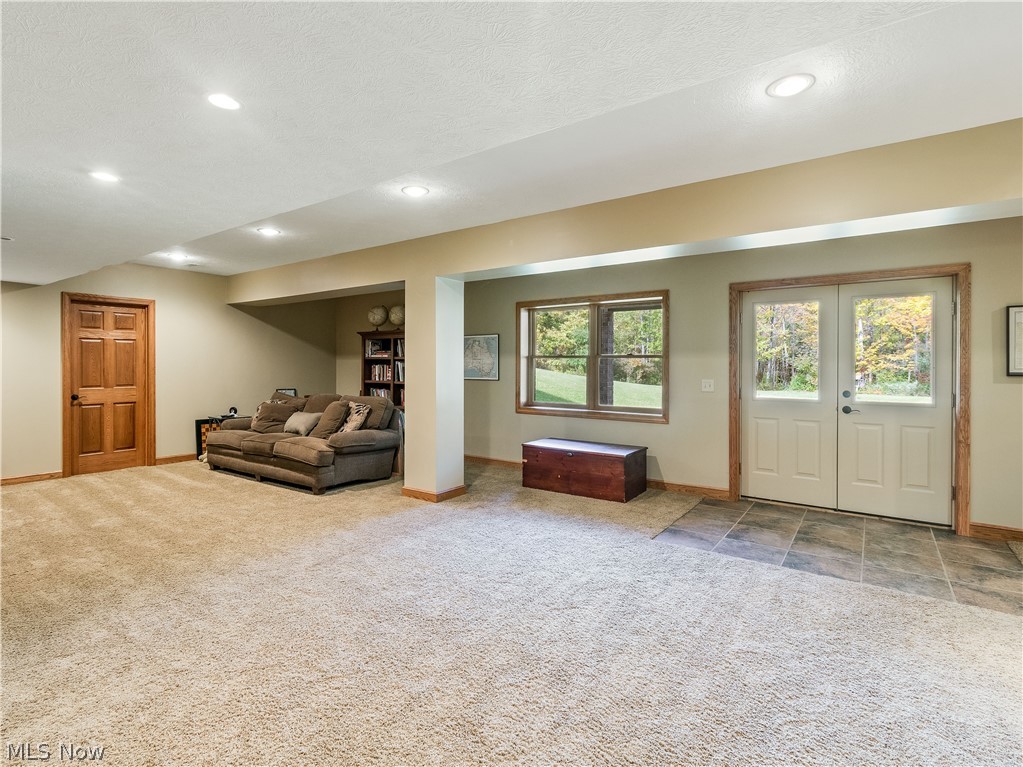 2411 Ridge Road Hinckley, OH 44233 - Photo 24 of 35
