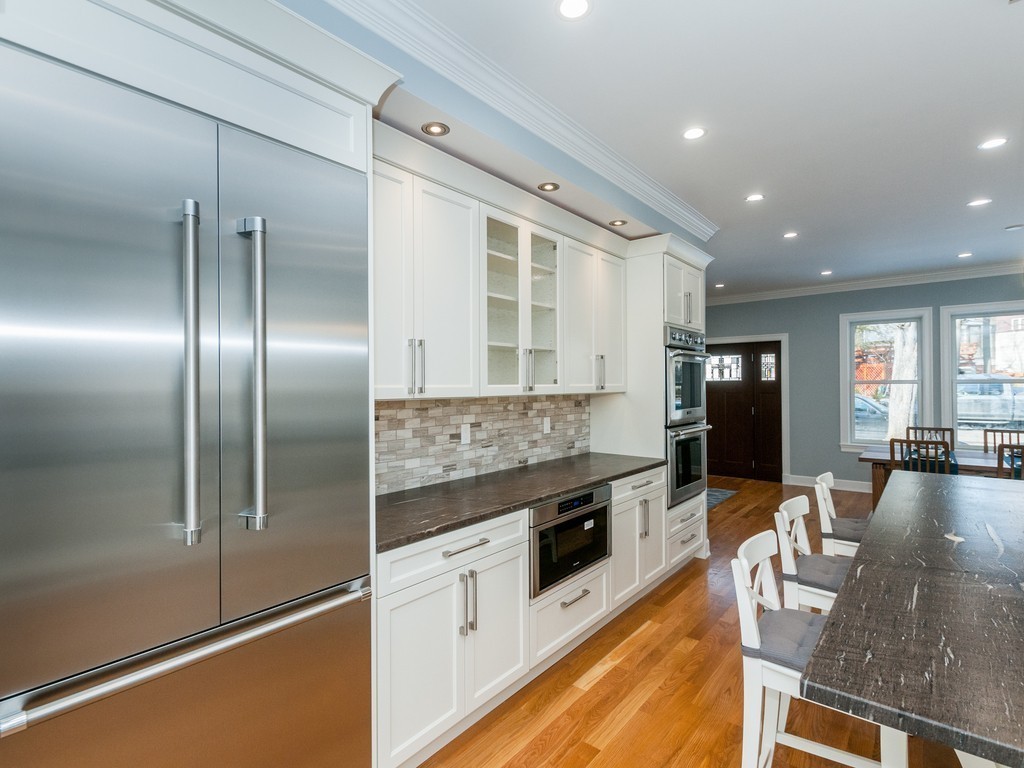 66 Alexander Road Newton, MA 02461 - Photo 9 of 30 Gallery Image 9