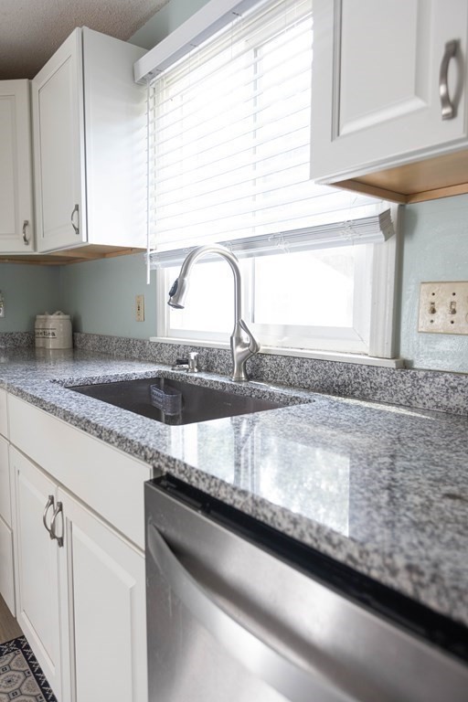 9 Lorraine Road Worcester, MA 01604 - Photo 10 of 24 Gallery Image 10