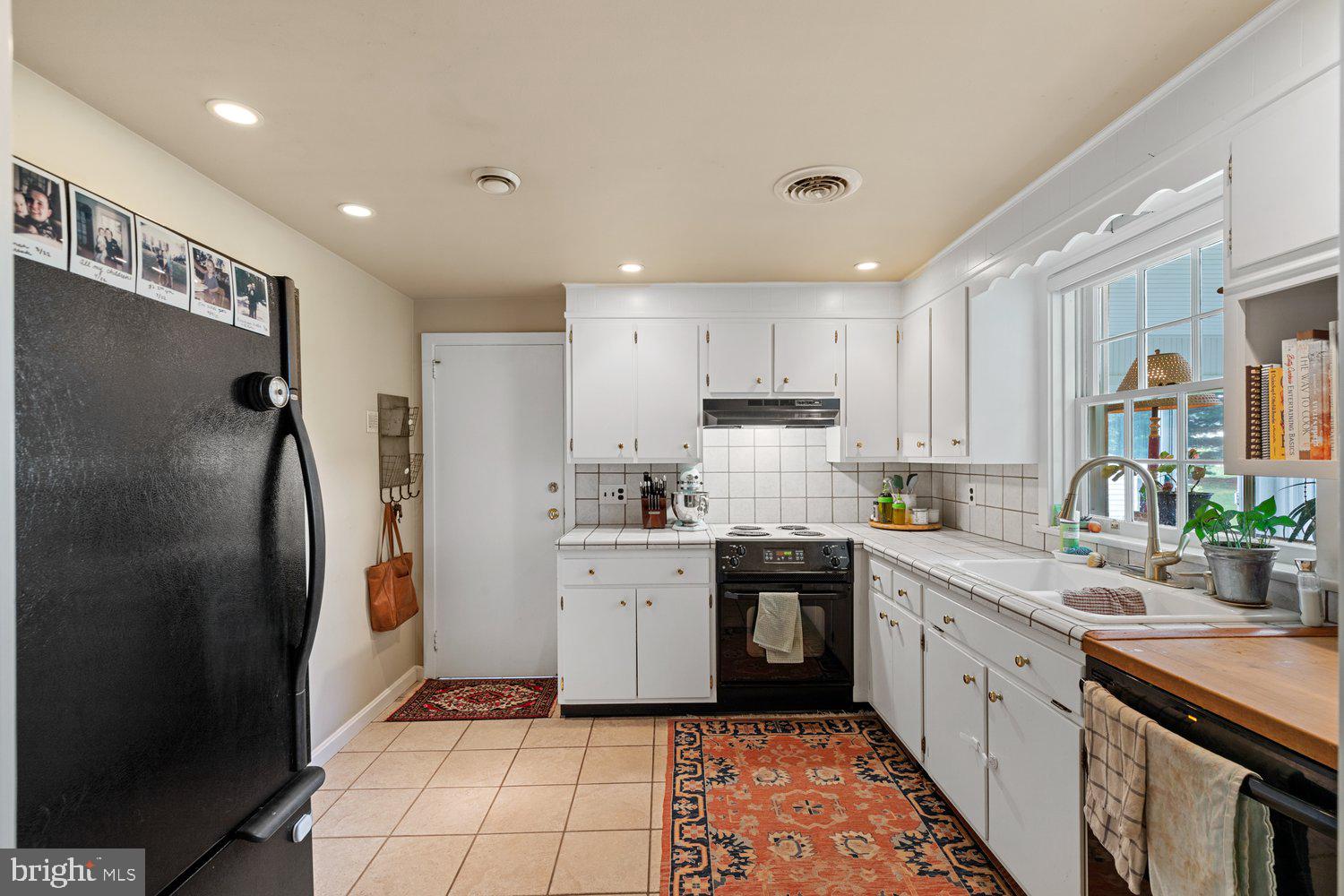 1717 Windy Hill Road Lancaster, PA 17602 - Photo 11 of 29