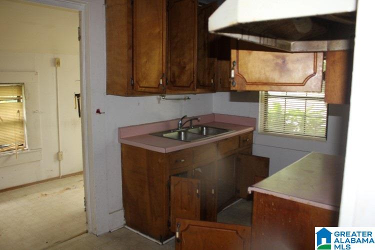 824 Goldwire Street Southwest Birmingham, AL 35211 - Photo 7 of 13