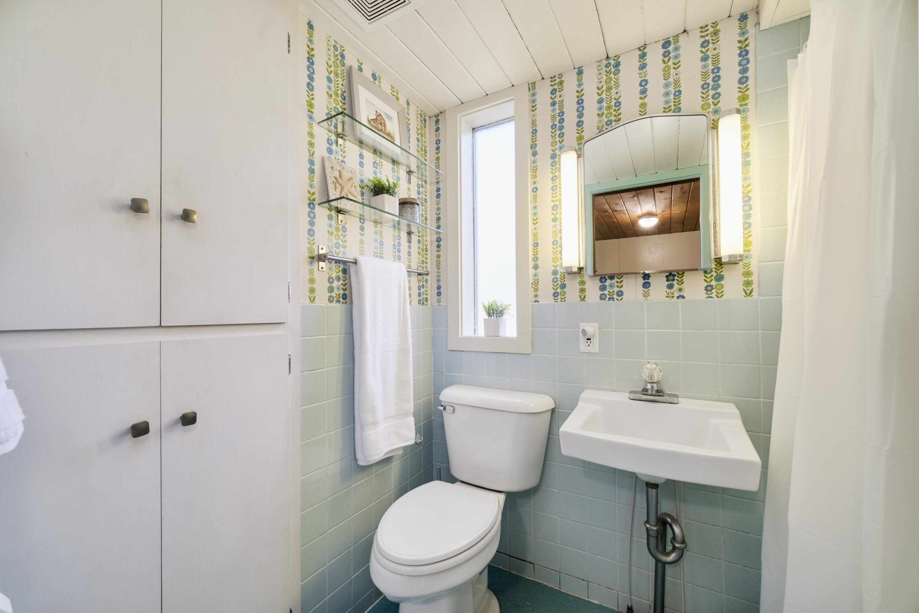 4450 Fox Farm Road Manistee, MI 49660 - Photo 58 of 109 Primary Bathroom