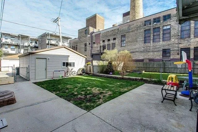 $3,200 | 4817 North Winchester Avenue, Unit 2, Chicago, IL 60640