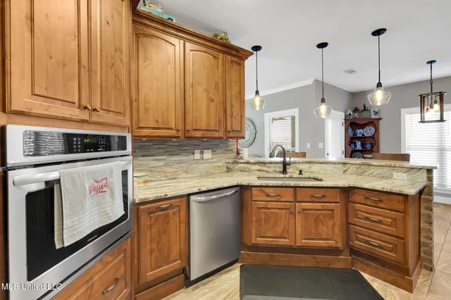 $525,000 | 2190 Redbud Cove, Southaven, MS 38672