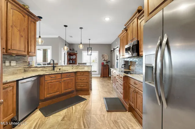 $525,000 | 2190 Redbud Cove, Southaven, MS 38672