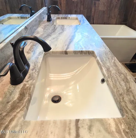 $525,000 | 2190 Redbud Cove, Southaven, MS 38672