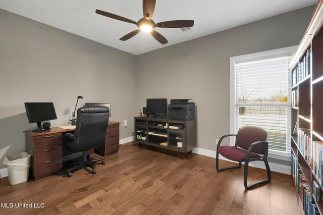 $525,000 | 2190 Redbud Cove, Southaven, MS 38672