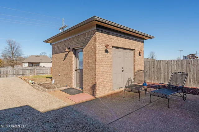 $525,000 | 2190 Redbud Cove, Southaven, MS 38672