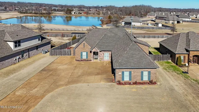 $525,000 | 2190 Redbud Cove, Southaven, MS 38672