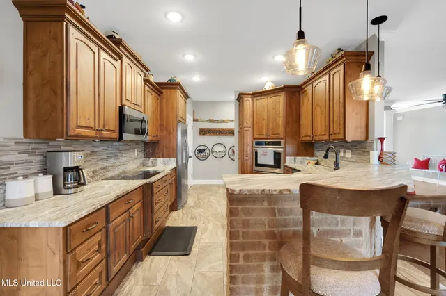 $525,000 | 2190 Redbud Cove, Southaven, MS 38672