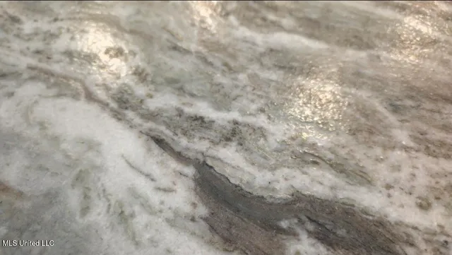 $525,000 | 2190 Redbud Cove, Southaven, MS 38672