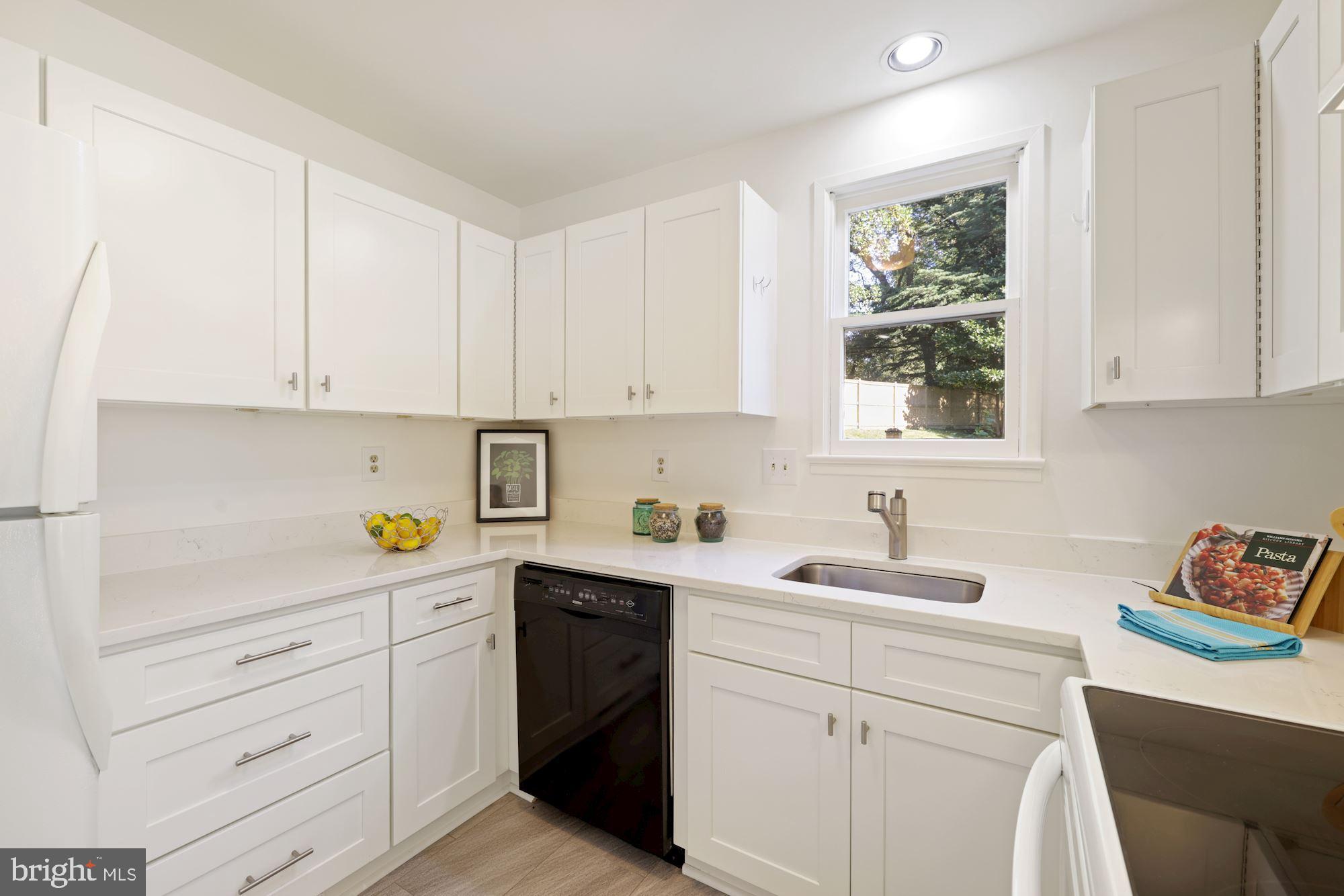 10044 Pratt Place Silver Spring, MD 20910 - Photo 15 of 47 Gallery Image 15