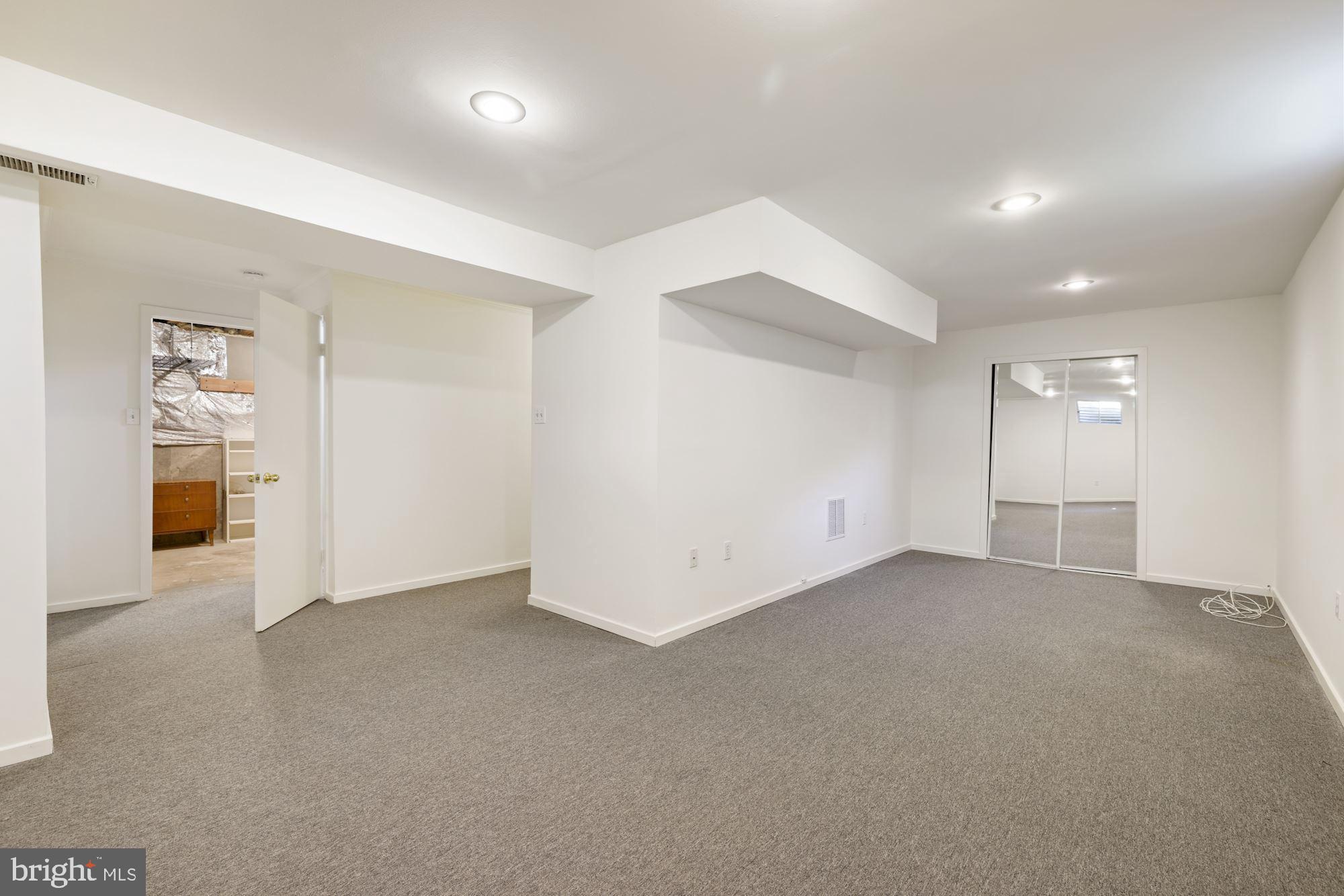 10044 Pratt Place Silver Spring, MD 20910 - Photo 32 of 47 Gallery Image 32