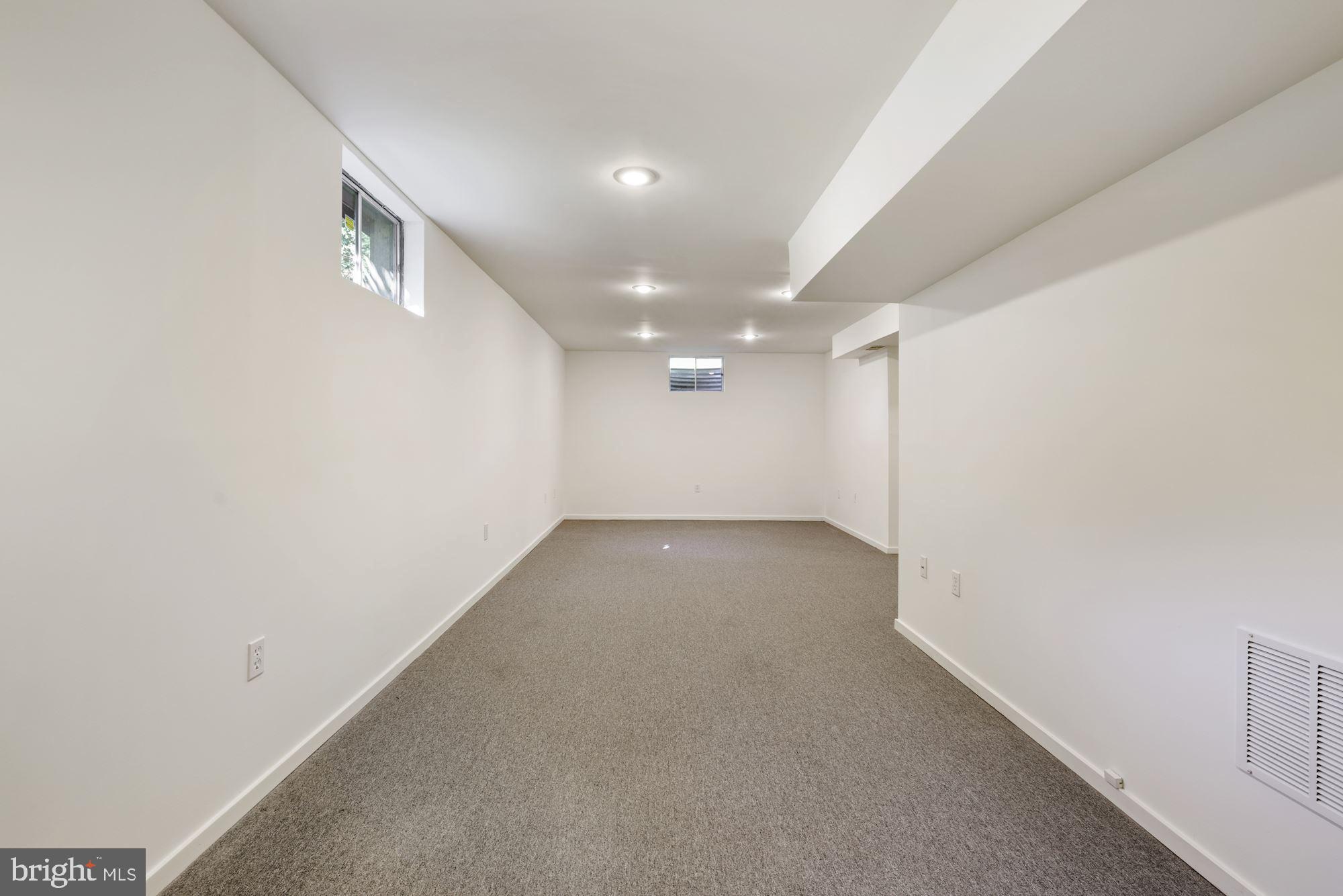 10044 Pratt Place Silver Spring, MD 20910 - Photo 34 of 47 Gallery Image 34