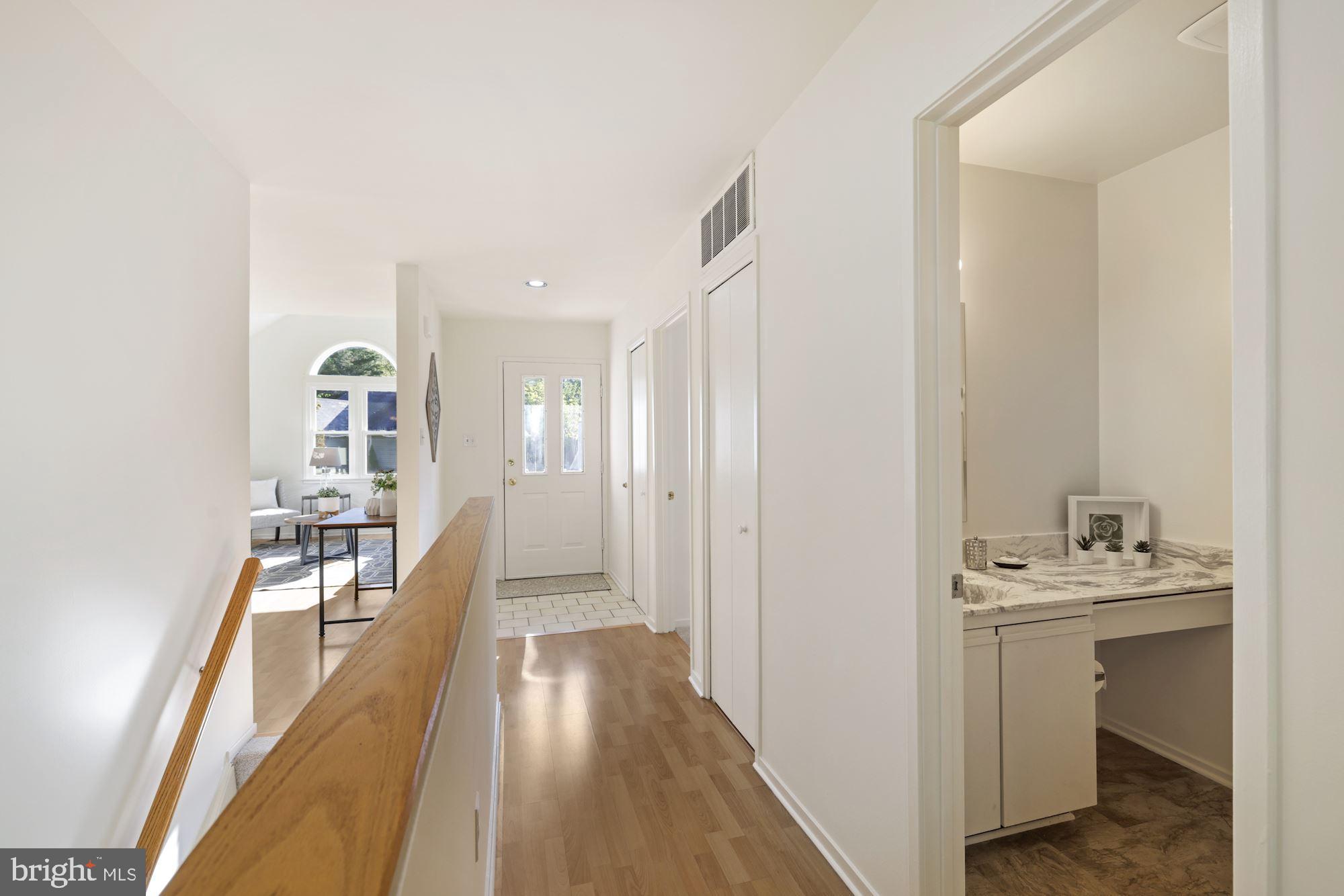 10044 Pratt Place Silver Spring, MD 20910 - Photo 4 of 47 Gallery Image 4