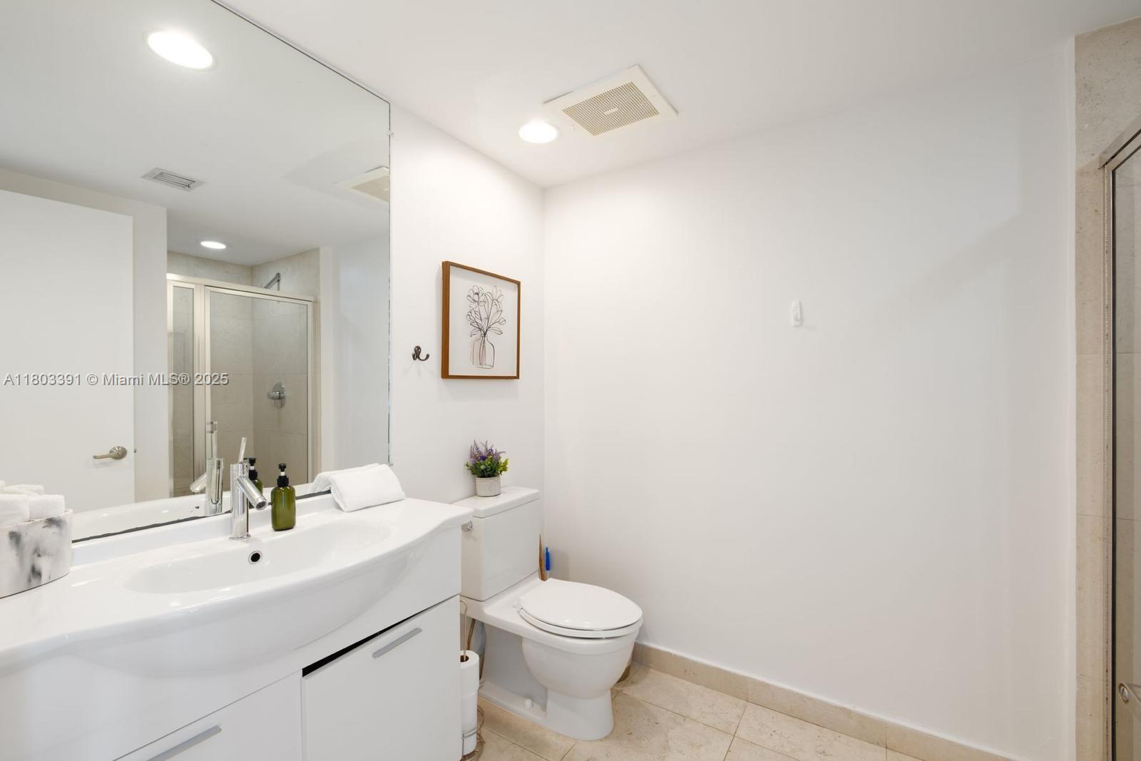 485 Brickell Avenue, Unit 3504 Miami, FL 33131 - Photo 12 of 15