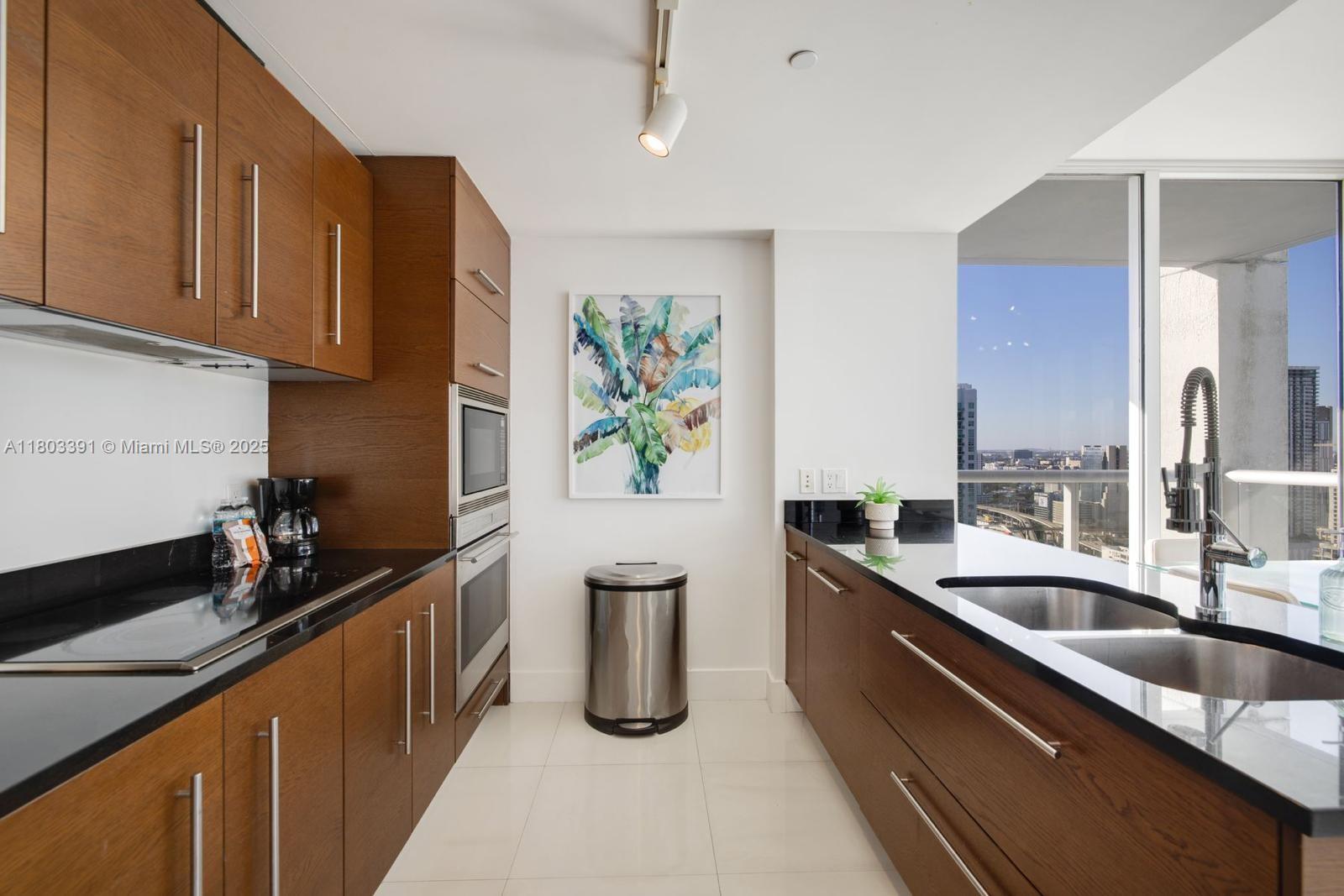 485 Brickell Avenue, Unit 3504 Miami, FL 33131 - Photo 4 of 15