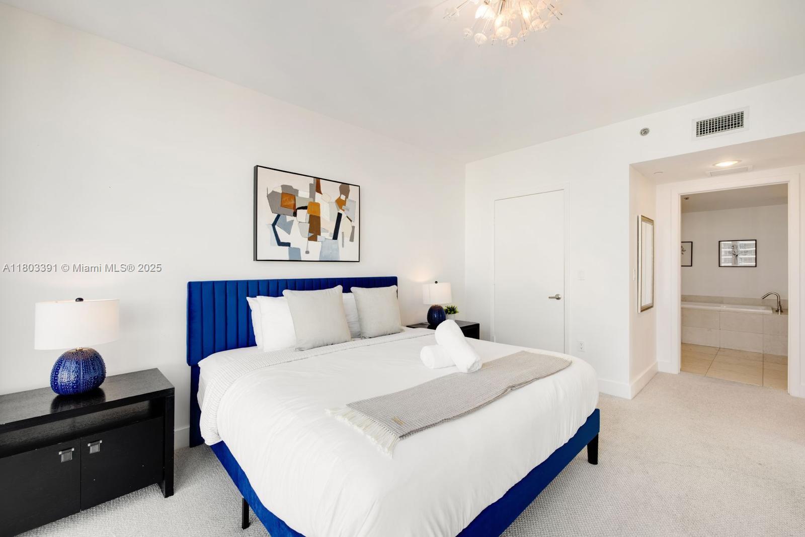 485 Brickell Avenue, Unit 3504 Miami, FL 33131 - Photo 7 of 15