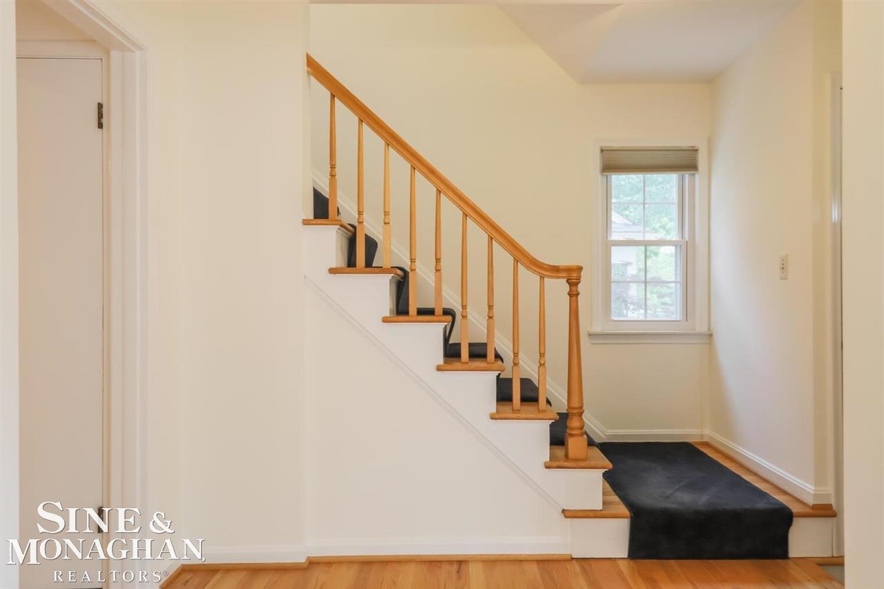 1928 Prestwick Road Grosse Pointe Woods, MI 48236 - Photo 13 of 46