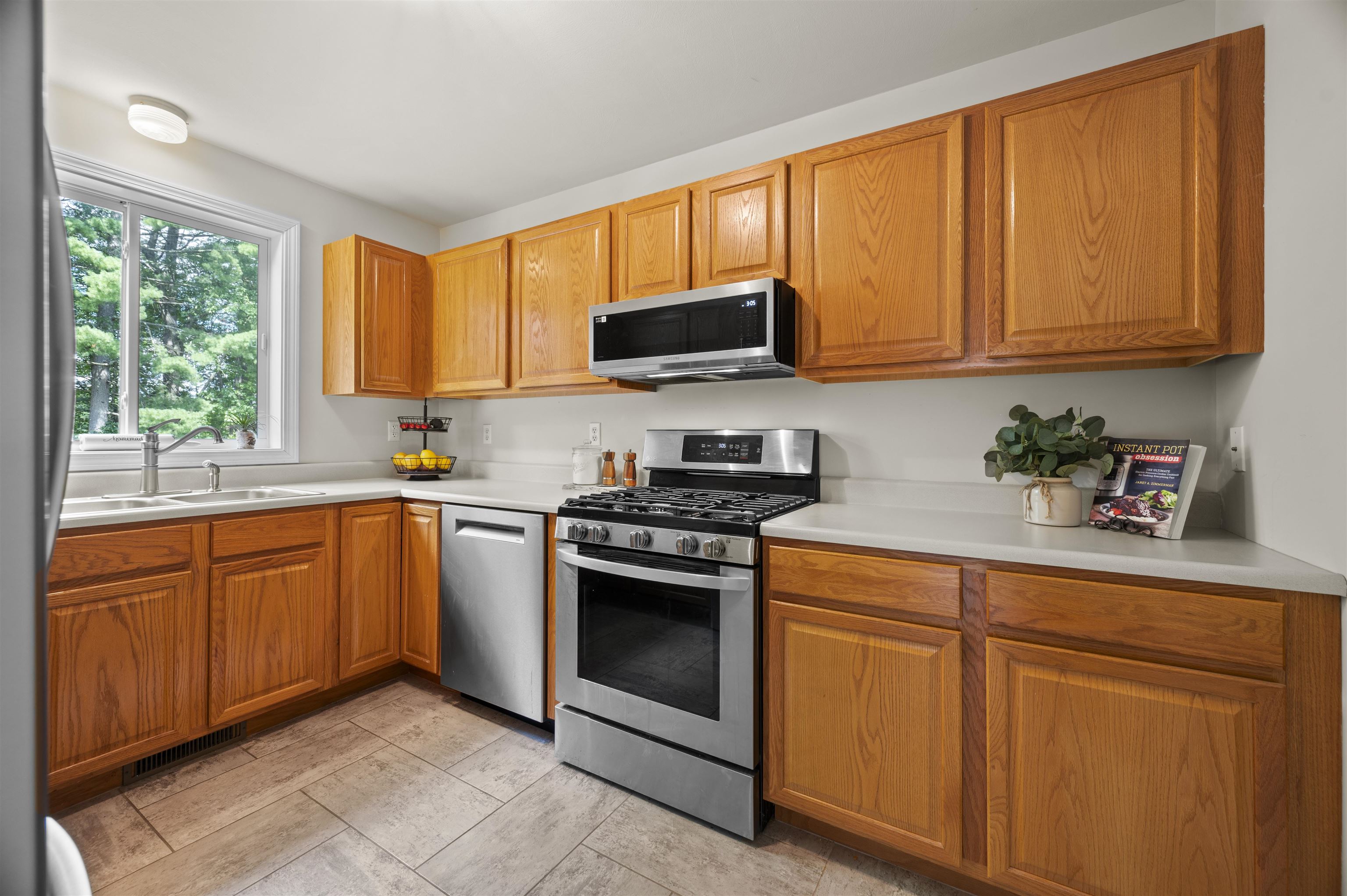 14 Veterans Road, Unit 32 Amherst, NH 03031 - Photo 11 of 36 Gallery Image 11