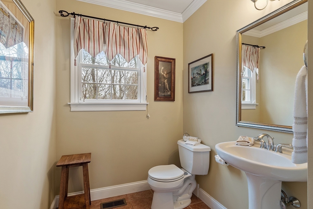 2 Davis Lane Georgetown, MA 01833 - Photo 22 of 42 Gallery Image 22