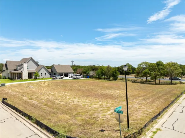 $115,000 | 220 Wycliff Drive, China Spring, TX 76633