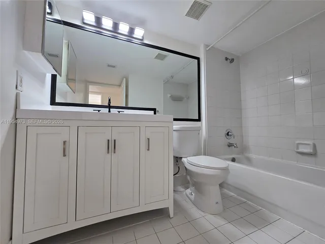 $2,500 | 2600 South University Drive, Unit 102, Davie, FL 33328