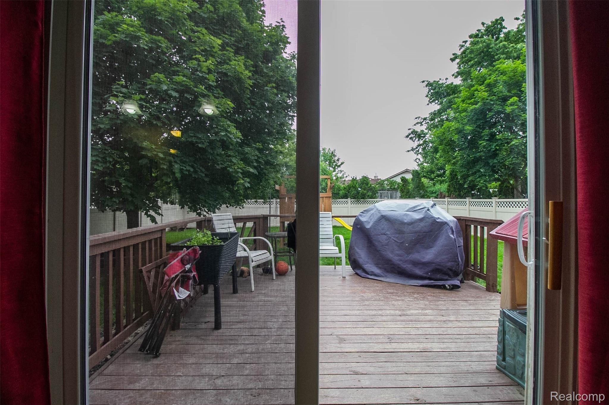 44569 Ridgefield Road Canton, MI 48188 - Photo 14 of 38 14.jpg