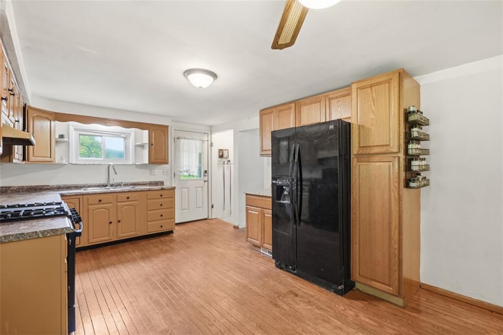 114 Hartzell Road Zelienople, PA 16063 - Photo 9 of 38