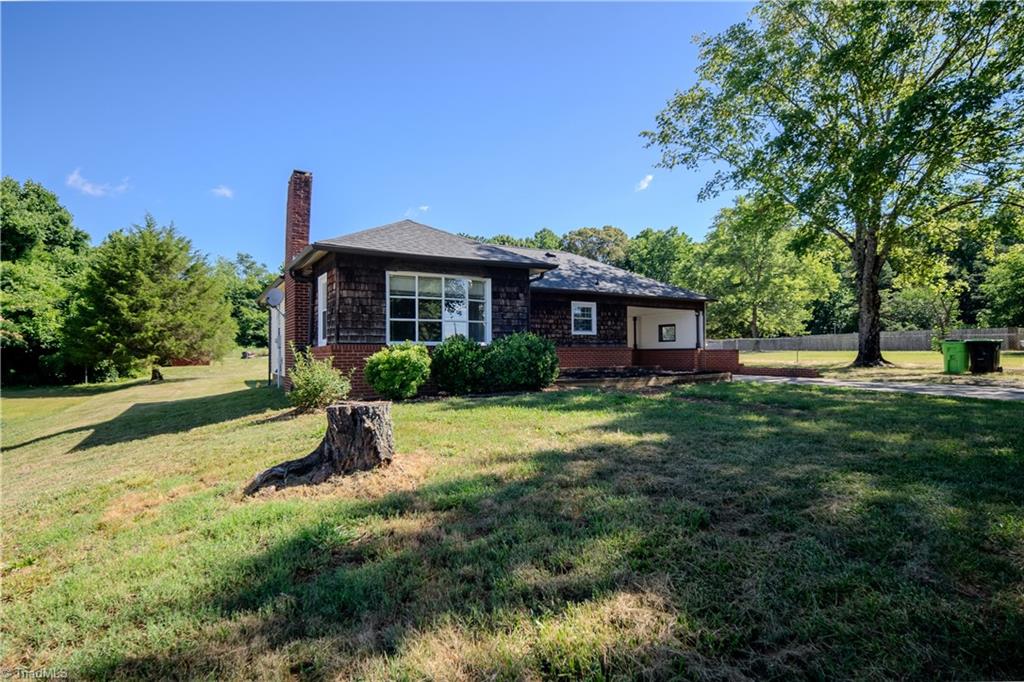 1690 Community Road Lexington, NC 27295 - Photo 4 of 29