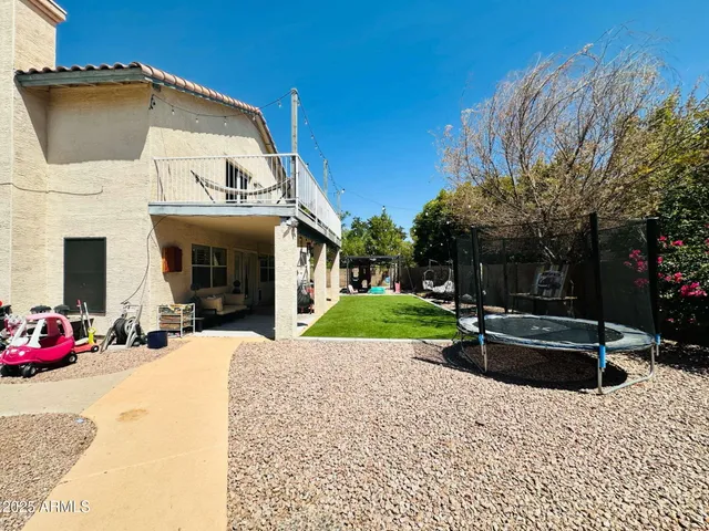 a view of yard with seating area