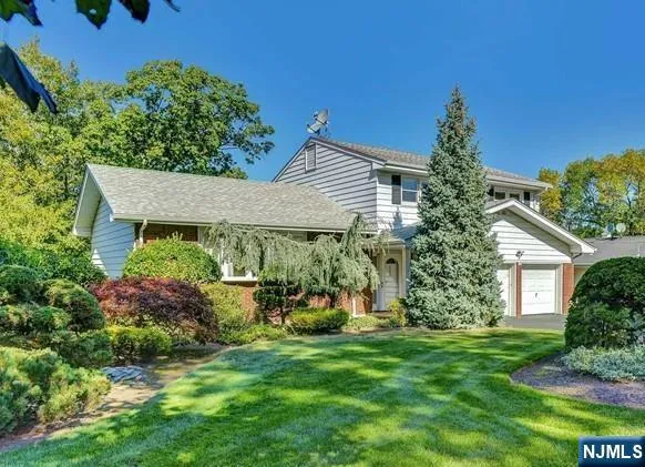 $5,200 | 350 Elisa Drive, Englewood Cliffs, NJ 07632