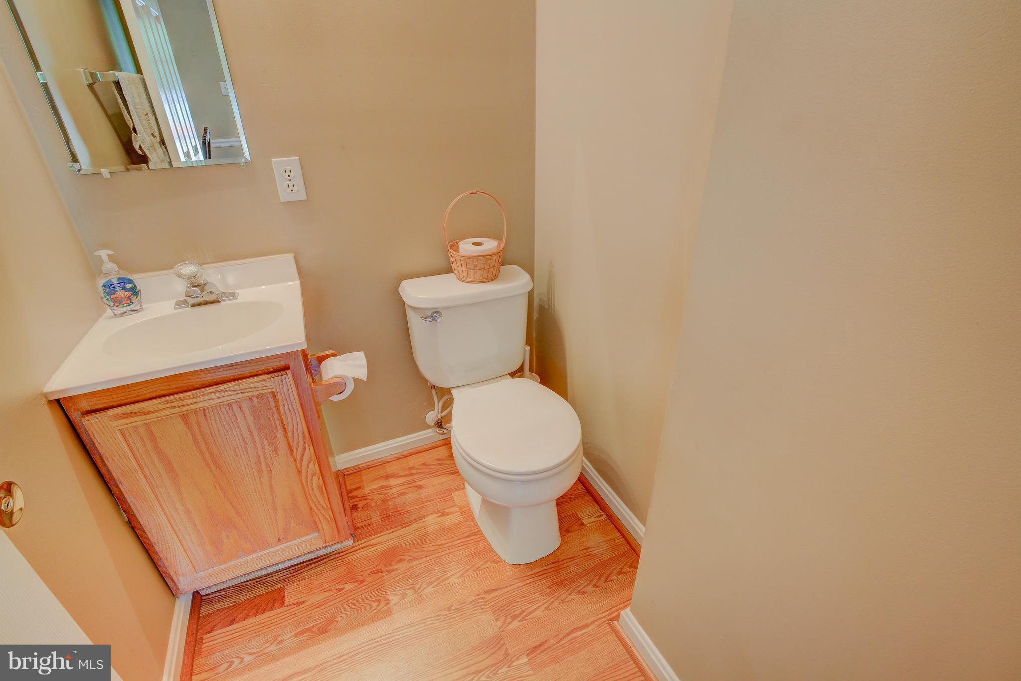 9080 Riverhill Road Laurel, MD 20723 - Photo 15 of 30 Bath